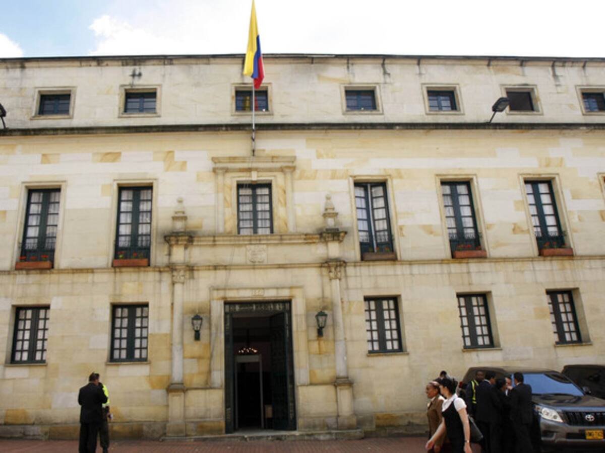 Gobierno brindará garantías y acompañamiento a colombianos en Ucrania
