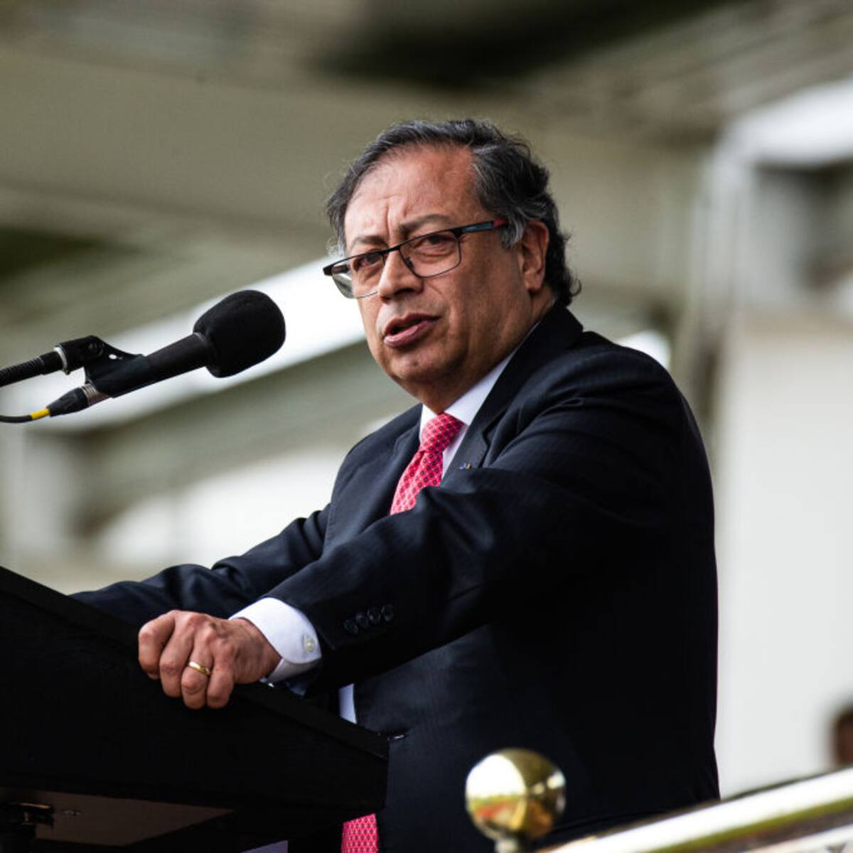 Empezamos un descenso del siglo de violencia que una desgraciada política inició: Petro