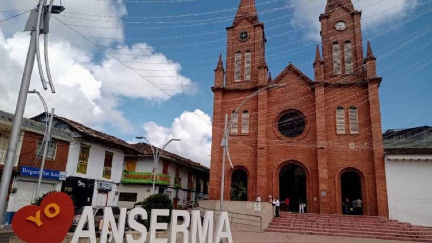 Al parecer por intolerancia, asesinaron a joven en Anserma, Caldas. Crédito: Óscar M. Ramírez.