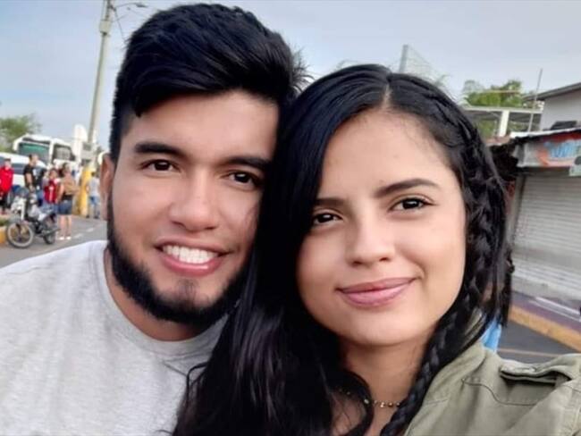 Multan a pareja en Buga por realizar actos sexuales en vía pública. Foto: Facebook Isabella Campo