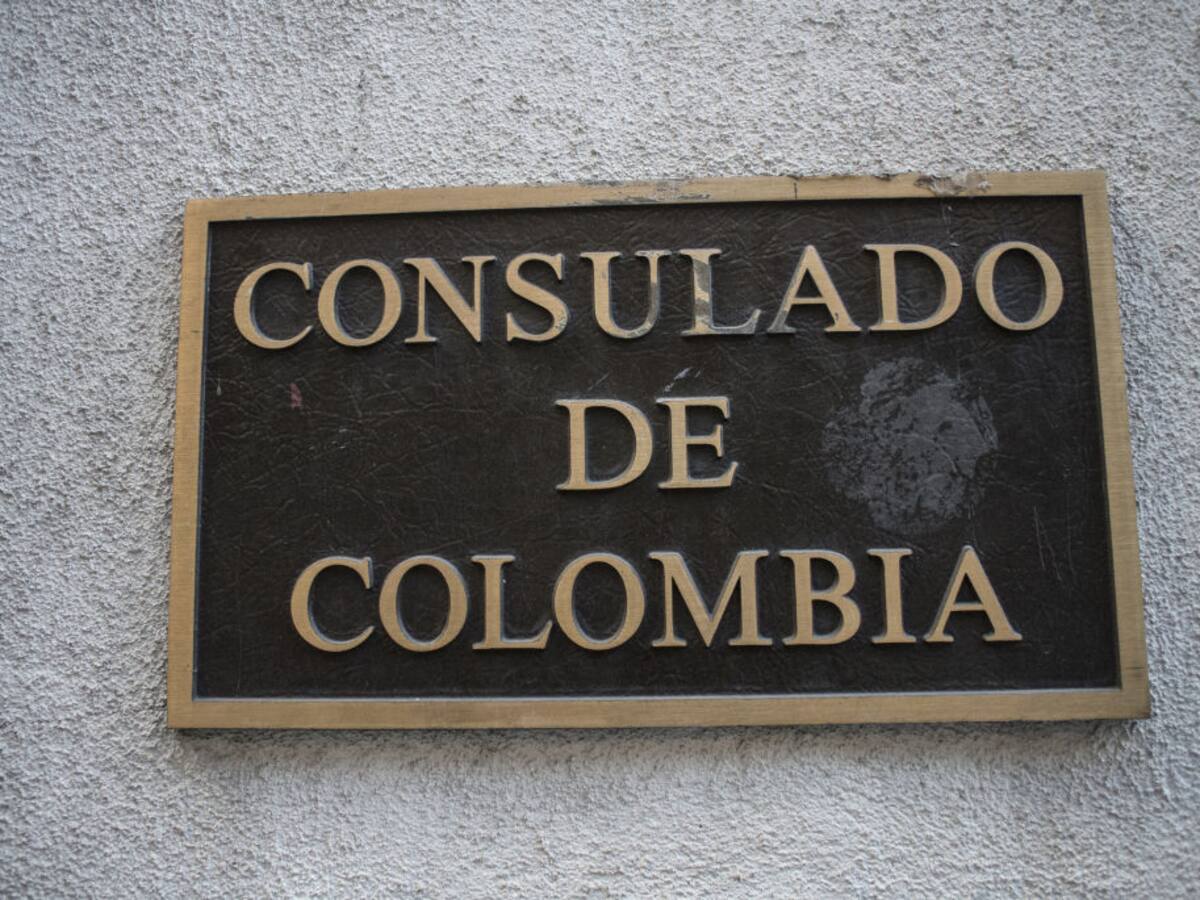 Hijo de exfiscal Viviane Morales presentó la renuncia a su cargo en consulado