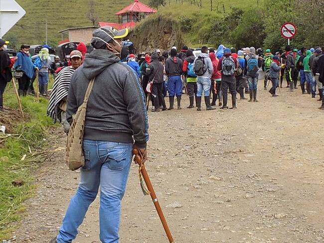 Pese a que la máxima autoridad indígena del Departamento desmintió la denuncia, en las últimas horas apareció un vídeo que demuestra la obstrucción a varios funcionarios. Foto: Colprensa. Video/  Cortesía Sucesos Cauca.