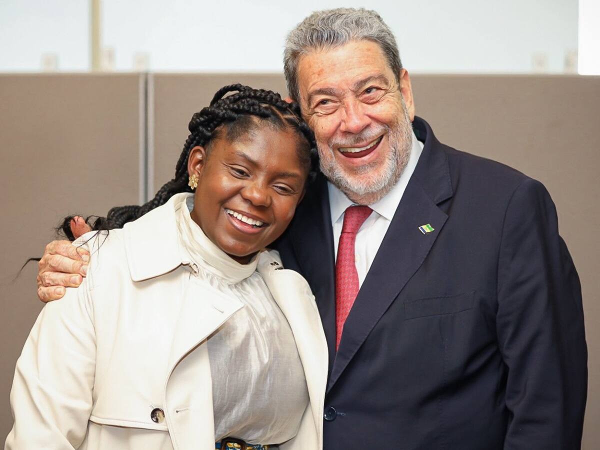 Vicepresidenta se reunió con el primer ministro de San Vicente y Las Granadinas