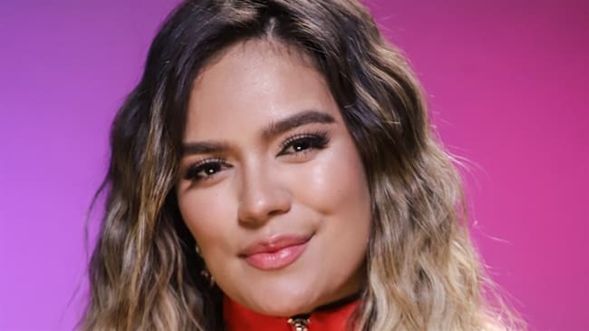 Karol G presumió sus posaderas haciendo sentadillas. Foto: John Parra/Getty Images