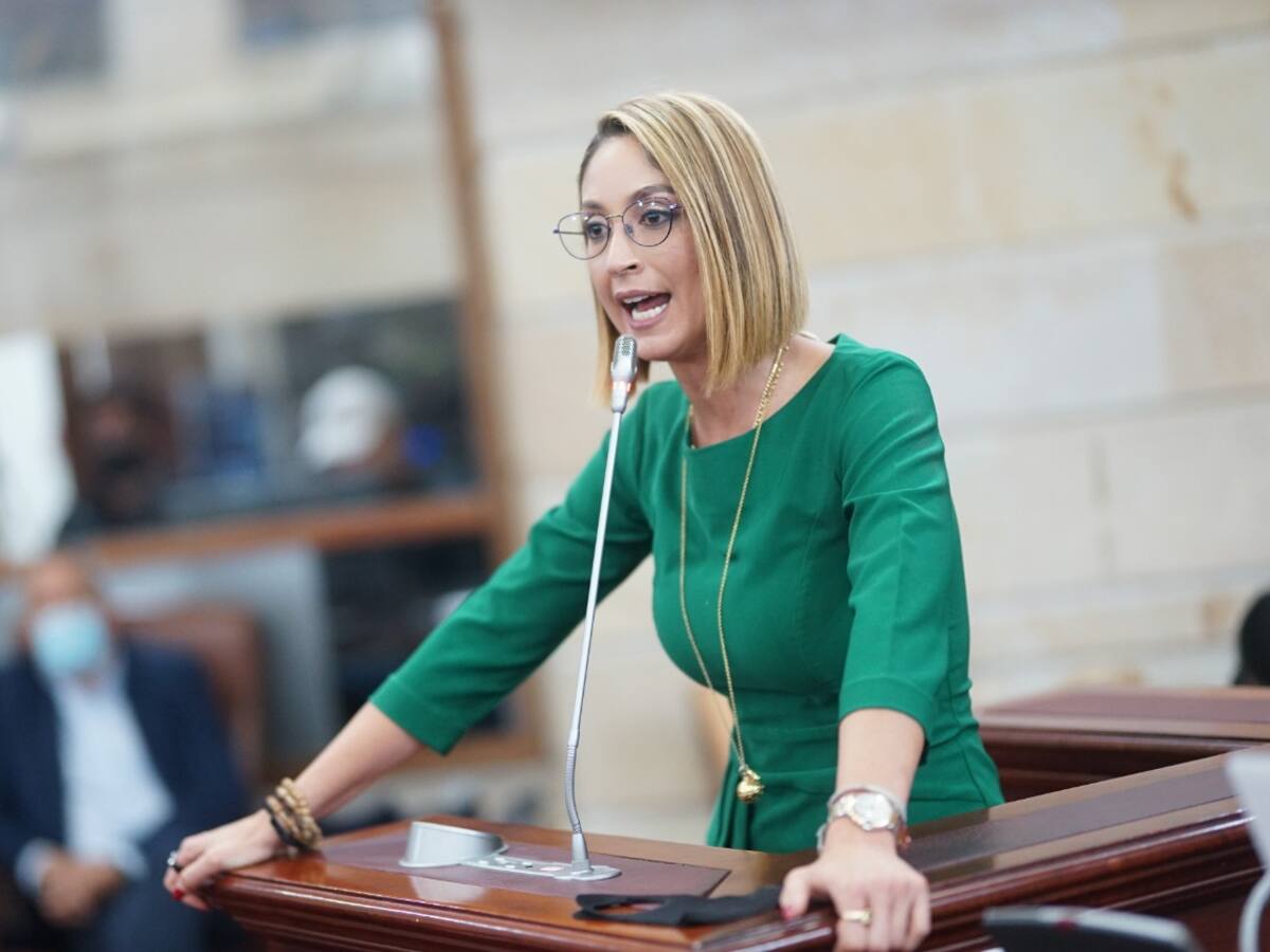 Documento que usó la universidad no es el mismo que entregué en el 2016: Jennifer Arias