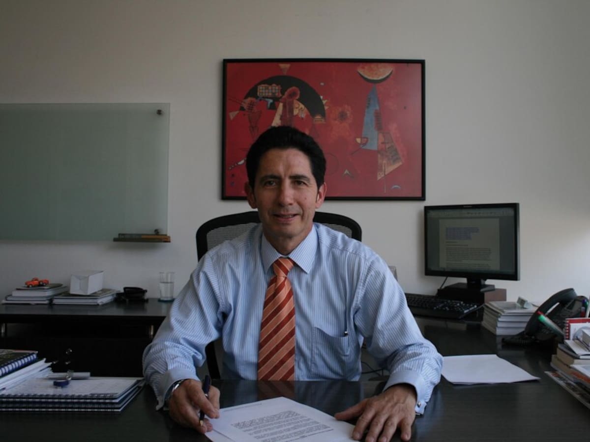 ¿Contralor de minas podría estar en conflicto de interés por ser excomisionado de la CREG?