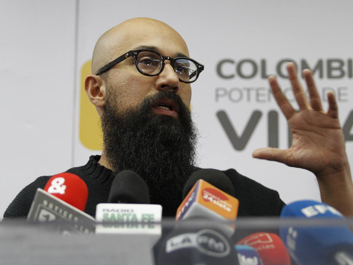 “El presidente trina como si fuera un político más”: Carlos Carrillo critica el tono de Gustavo Petro