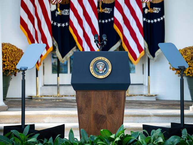 Washington (United States), 07/11/2024.- A view of the empty Presidential podium after US President Joe Biden delivered remarks on the results of the 2024 presidential election. EFE/EPA/GRAEME SLOAN
