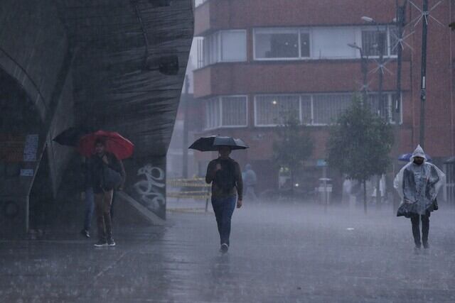 Fuertes lluvias en Bogotá. Foto: Colprensa.