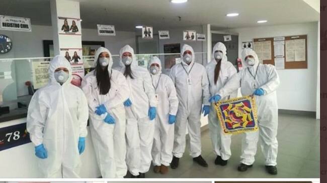 Las fotos de la Notaría 78 donde se ve el equipamiento médico con los que cuentan los trabajadores ha generado polémica sobre qué profesionales necesitan eso trajes.. Foto: Twitter