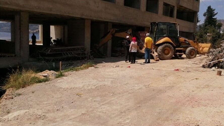 López dice que la infraestructura es de ocho pisos y que no han tocado el espejo de agua.. Foto: La W