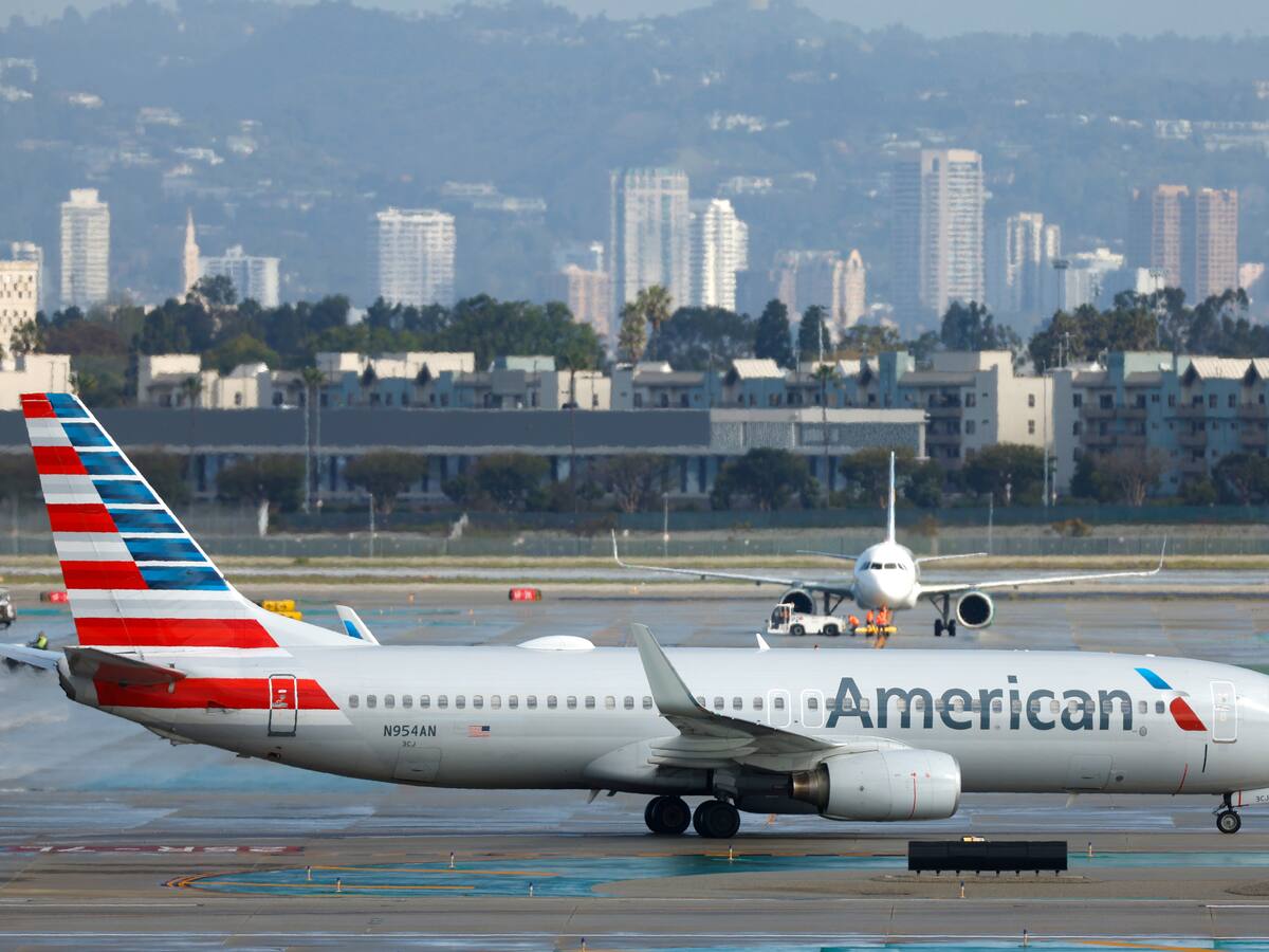 Choque entre dos aviones en Washington con congresistas a bordo: todos están a salvo
