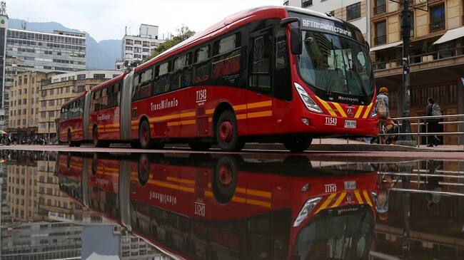 Debido a las manifestaciones que se presentaron en la ciudad el viernes, varias estaciones amanecen cerradas en la capital.. Foto: Colprensa