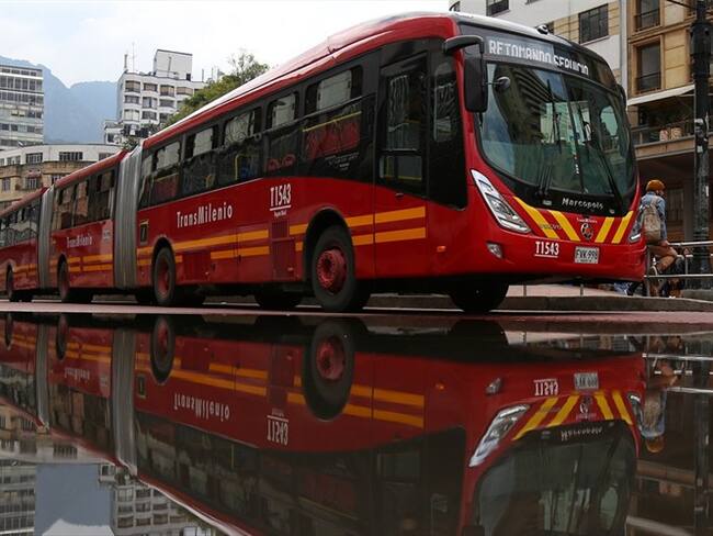 Debido a las manifestaciones que se presentaron en la ciudad el viernes, varias estaciones amanecen cerradas en la capital.. Foto: Colprensa