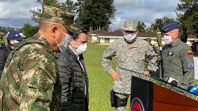 La cúpula militar y el Alto Comisionado para la Paz visitaron la ciudad de Popayán para estudiar los hechos violentos en Cauca . Foto: W Radio