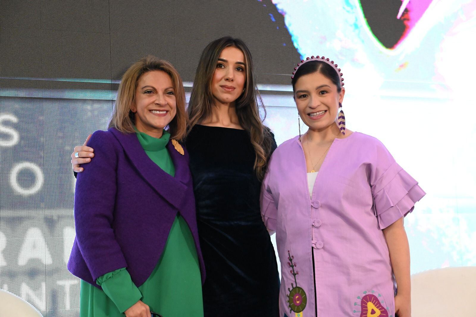 “Las mujeres no necesitan que hablen por ellas, sino que las escuchen”: Nadia Murad, Nobel de Paz