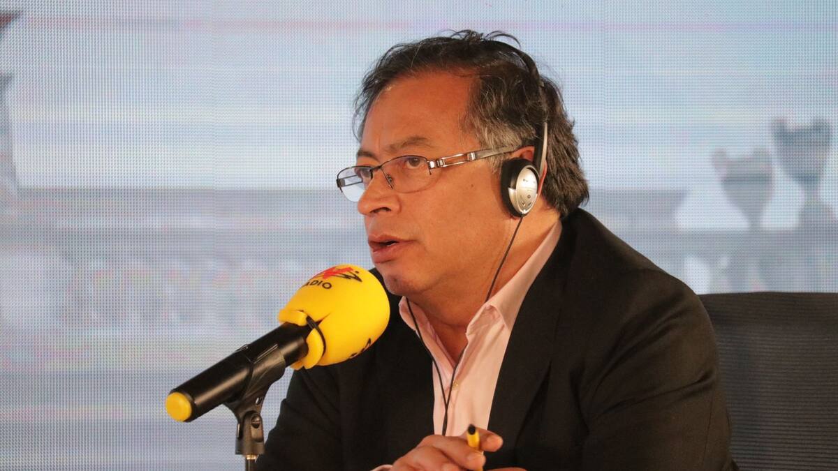 Gustavo Petro propone una democratización del crédito: “necesitamos reemplazar el gota a gota”