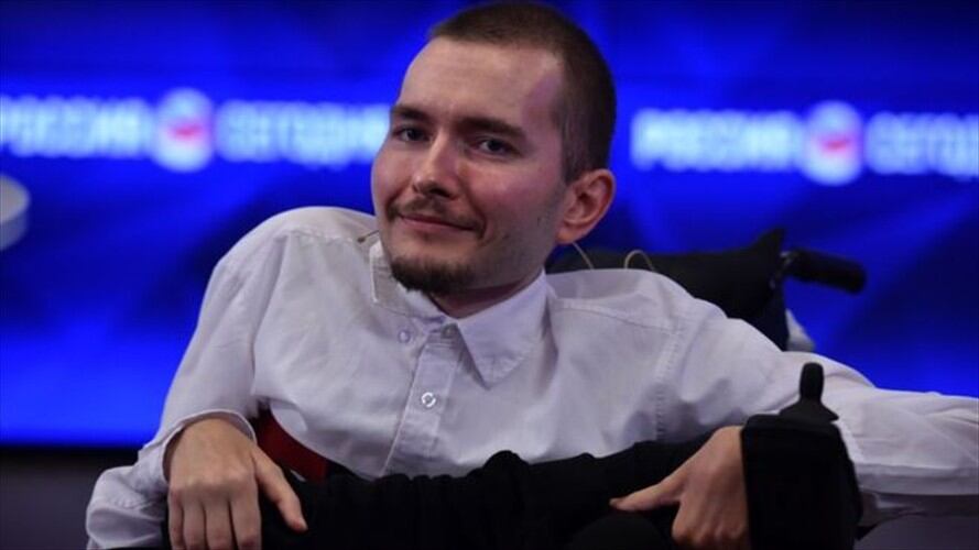 Valery Spiridonov es un ingeniero y emprendedor ruso de 31 años con atrofia Werdnig-Hoffmann. Foto: GETTY IMAGES. Imagen tomado de BBC Mundo.
