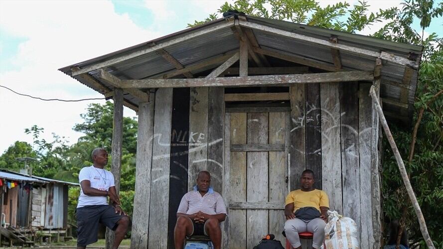 Puesto de mercado fluvial en Bojayá. Foto: Colprensa.