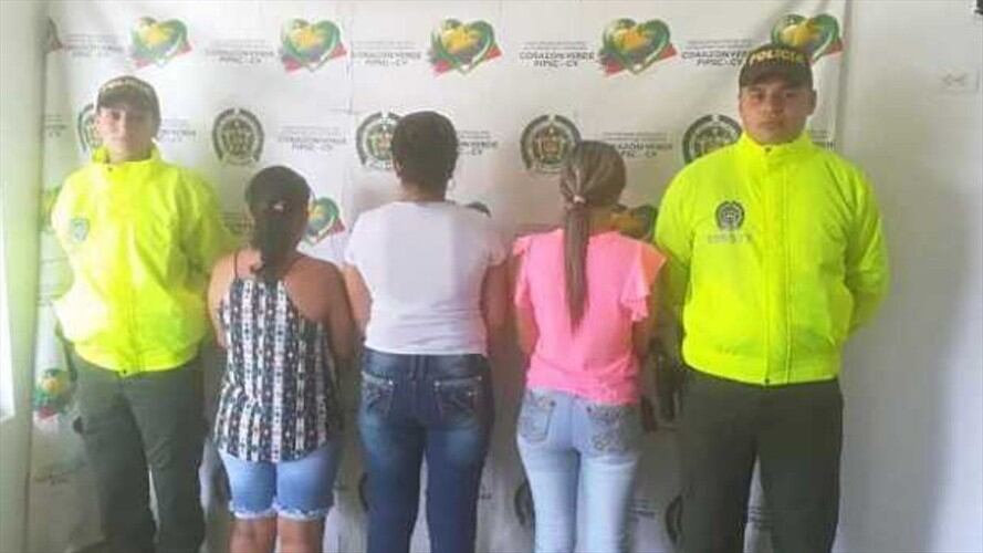Un grupo de personas fueron capturadas por el delito de trata de personas, al presuntamente contactar mujeres y enviarlas a Trinidad y Tobago. Foto: Policía Nacional