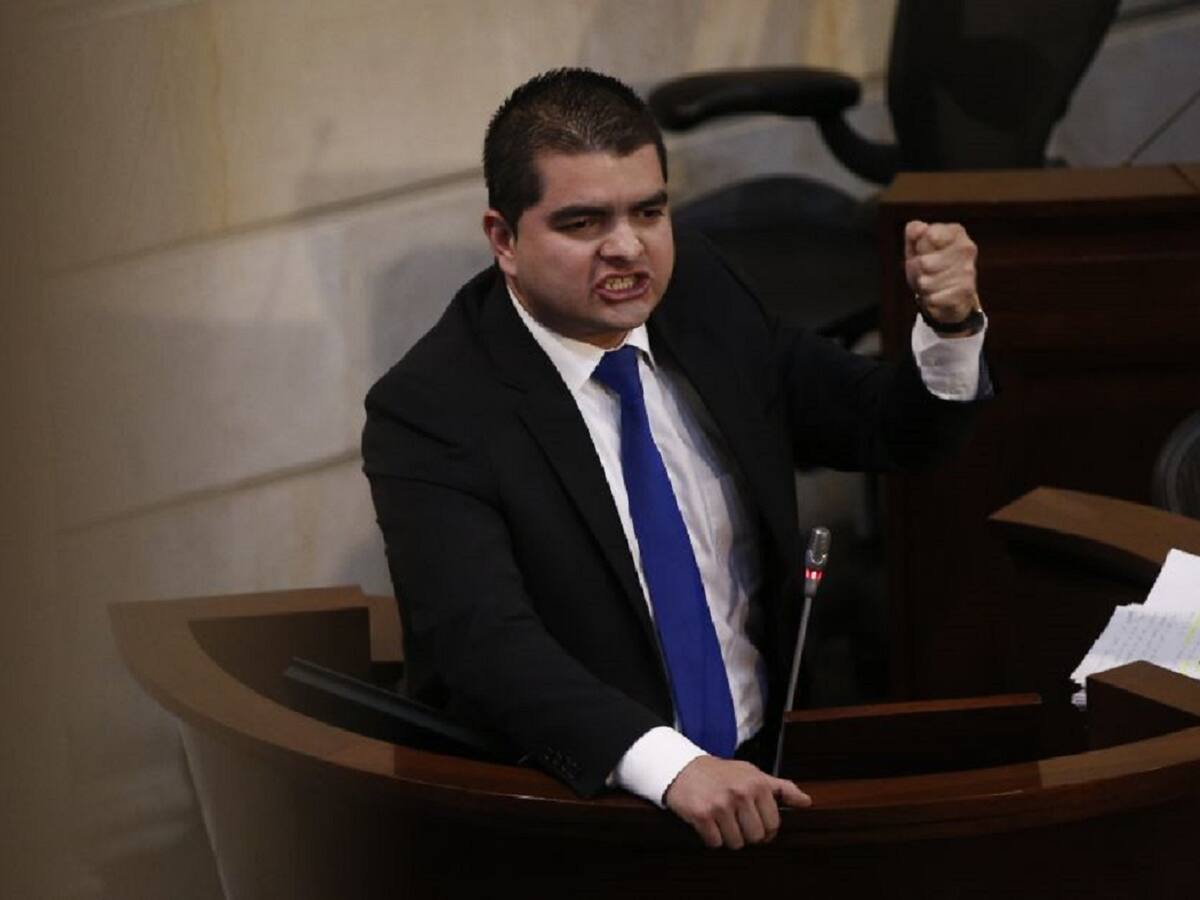 Julián Bedoya anuncia acciones legales contra veeduría que busca su renuncia