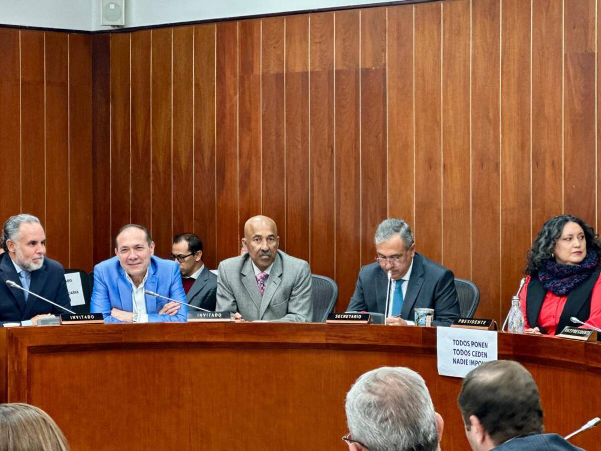 Concluyó sesión tripartita de la reforma laboral en Senado: CUT insistió en paro nacional