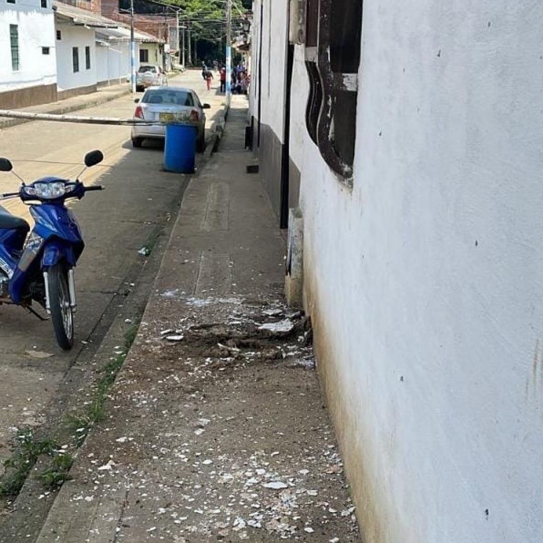 La granada estalló cerca a una institución educativa. Crédito: Policía Cauca.