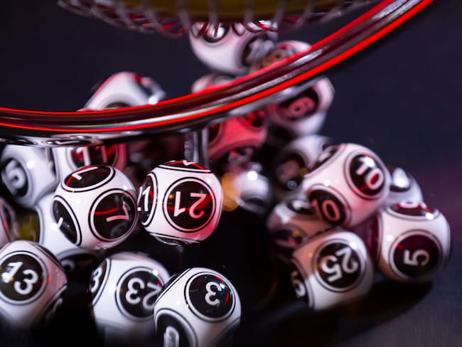 Imagen de referencia de balotas de lotería. Foto: Getty Images.