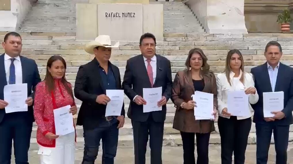Miguel Ángel Pinto, Berenice Bedoya, Lorena Ríos, Nadia Blel, José Alfredo Marín, Alirio Barrera y Honorio Henríquez. Foto: W Radio