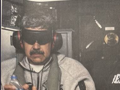Esta es la primera foto de Nicolás Maduro tras ser capturado por Estados Unidos