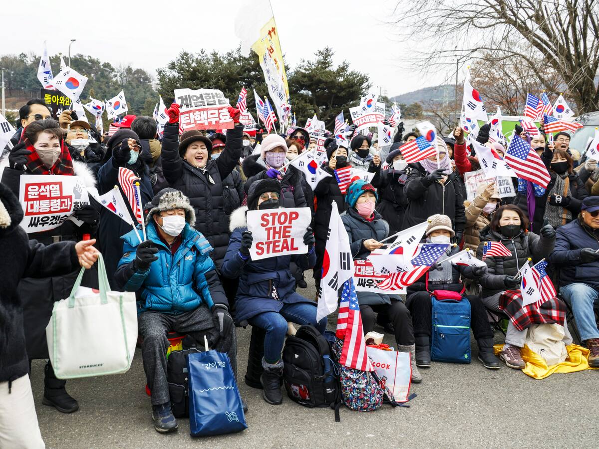 El destituido presidente surcoreano se niega de nuevo a declarar tras su detención