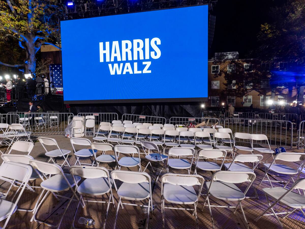 Kamala Harris pospone su discurso tras unos resultados en desventaja frente a Donald Trump