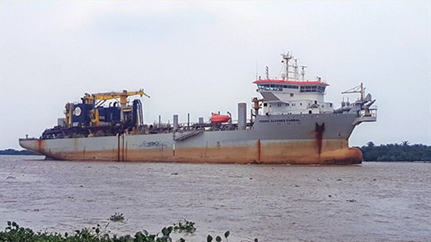 Esta draga ejecutaría los trabajos de relimpias en el Canal de Acceso al Puerto de Barranquilla. Foto: Colprensa.