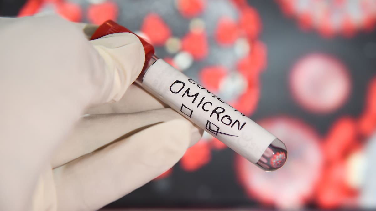 OMS indica que la subvariente de ómicron podría ser un poco más transmisible