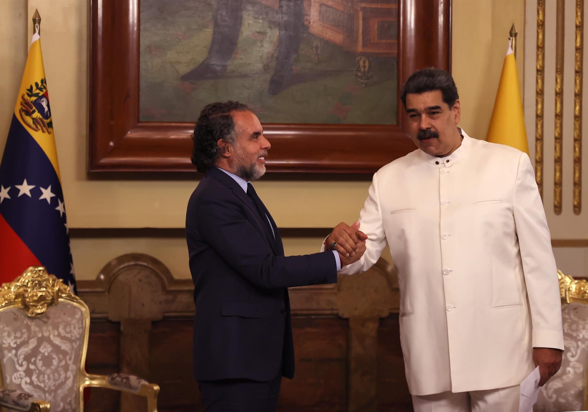 Armando Benedetti y Nicolás Maduro. Foto: EFE/ Miguel Gutiérrez