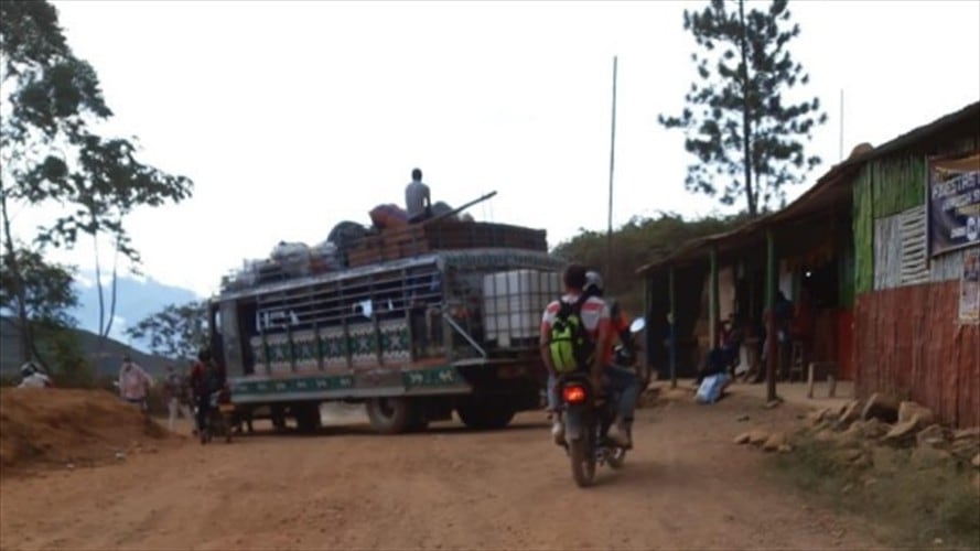 Aunque el automotor que cubría la ruta Suárez – vereda Altamira fue impactado se descartaron personas heridas. Foto: Guardia Indígena