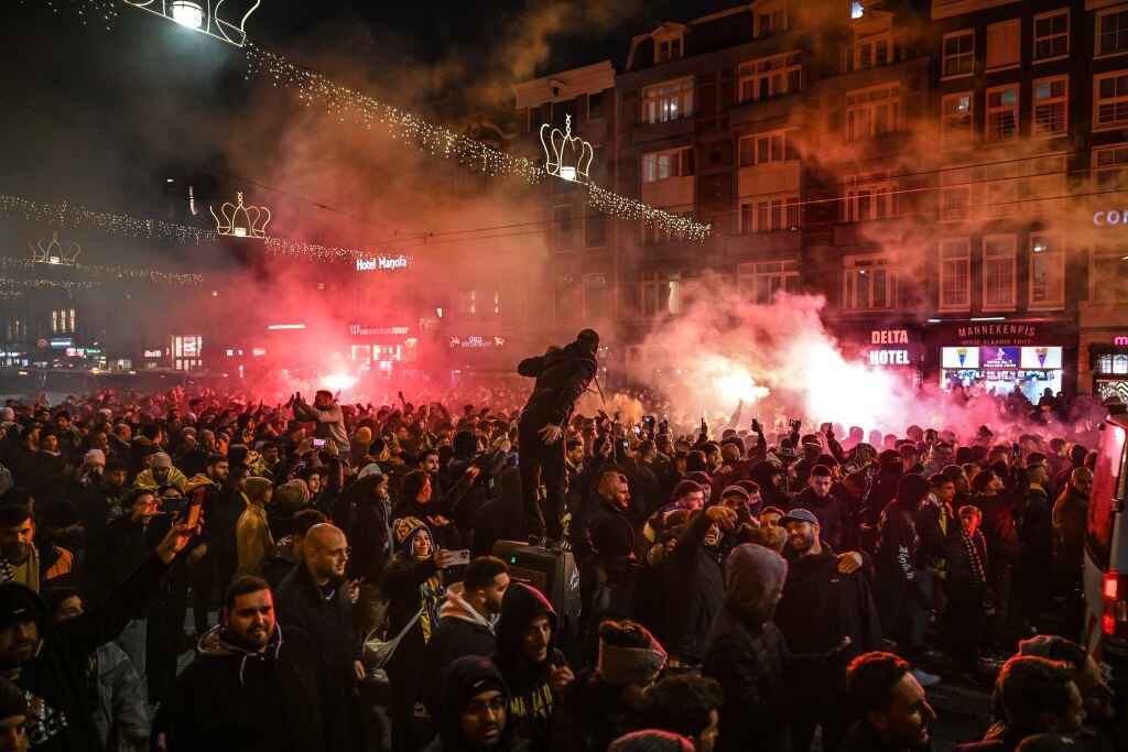 Hinchas israelís en Amsterdam. I Foto: Mouneb Taim/Anadolu via Getty Images.