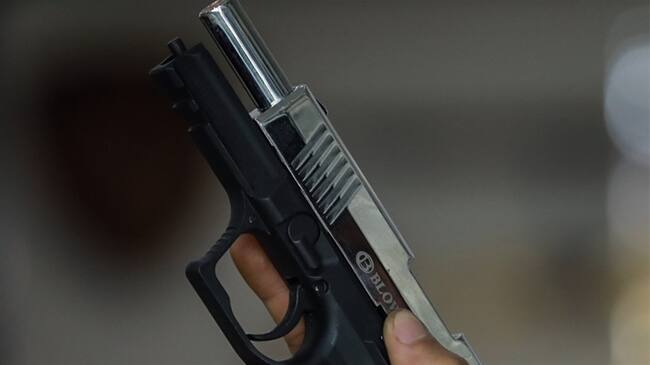 Conductor amenazó a ciclista con un arma. Foto: Referencia Getty Images: Ameer Al Mohammedaw/picture alliance