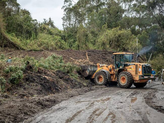 Les tocó hacer “vaca” para que las volquetas siguieran trabajando en La Calera
