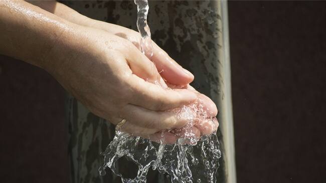 En el departamento de Antioquia, fueron 16 los municipios que accedieron a los bonos para el mejoramiento de la infraestructura de acueducto y alcantarillado. Foto: Getty Images