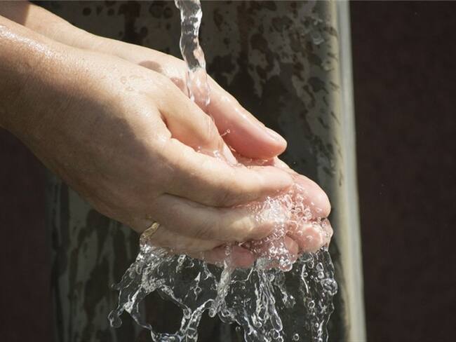 En el departamento de Antioquia, fueron 16 los municipios que accedieron a los bonos para el mejoramiento de la infraestructura de acueducto y alcantarillado. Foto: Getty Images