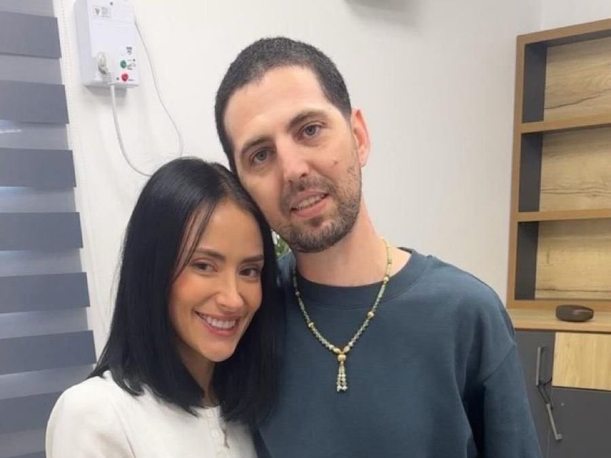 Elkana Bohbot y Rebeca González. Foto: x @bringelkanahome