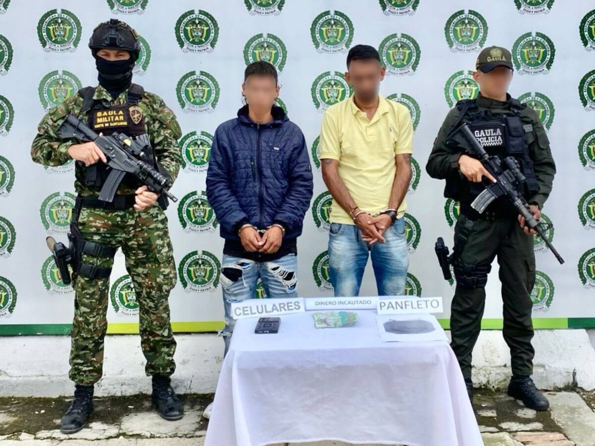 Capturan a dos presuntos integrantes del EMC mientras recibían el pago de una extorsión
