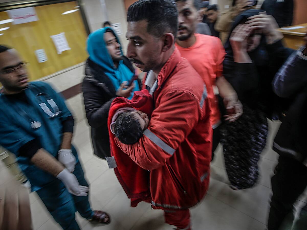 Intensos ataques israelíes en toda la Franja de Gaza dejan al menos cuarenta muertes esta madrugada