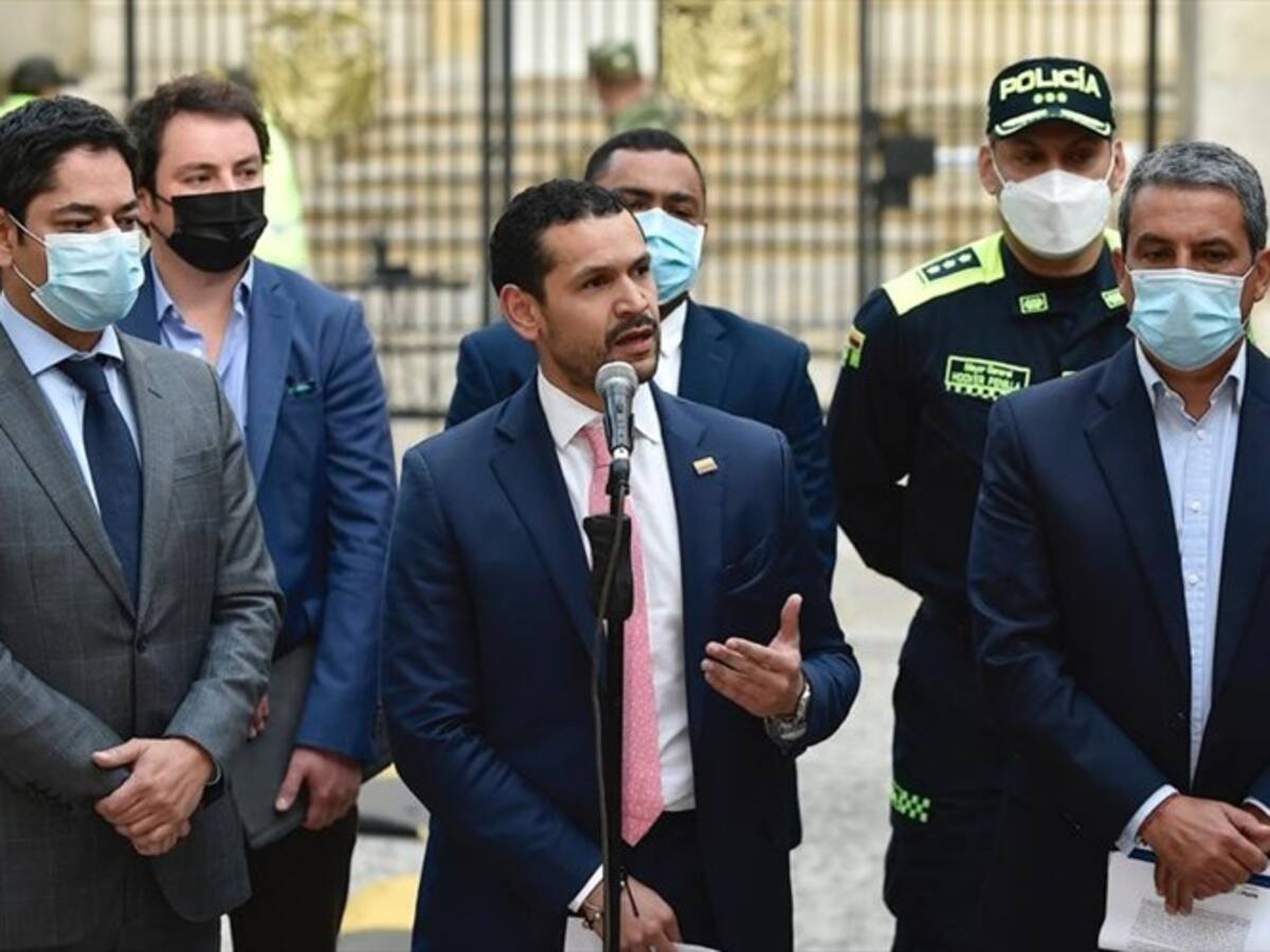 Gobierno no descarta sanciones de por vida para hinchas violentos en los estadios