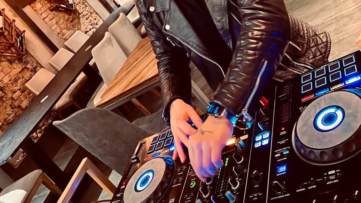 Night Mao, el DJ colombiano que revoluciona la escena de la electrónica