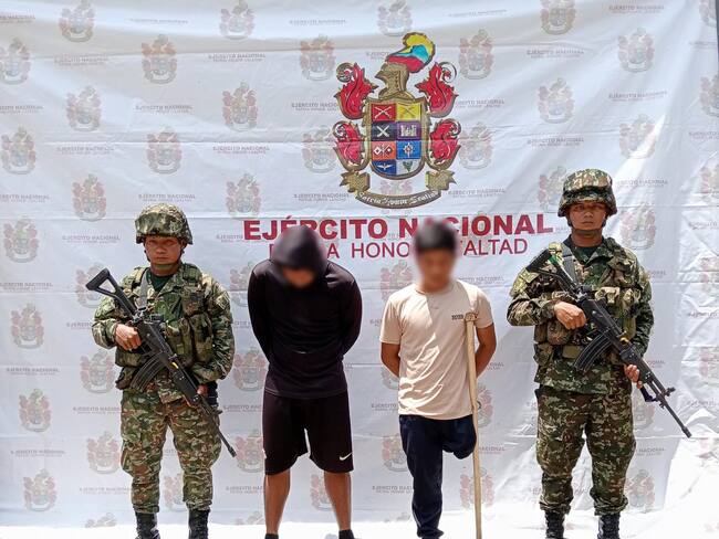 Capturados en Vaupés por reclutamiento de menores. Foto: Ejército