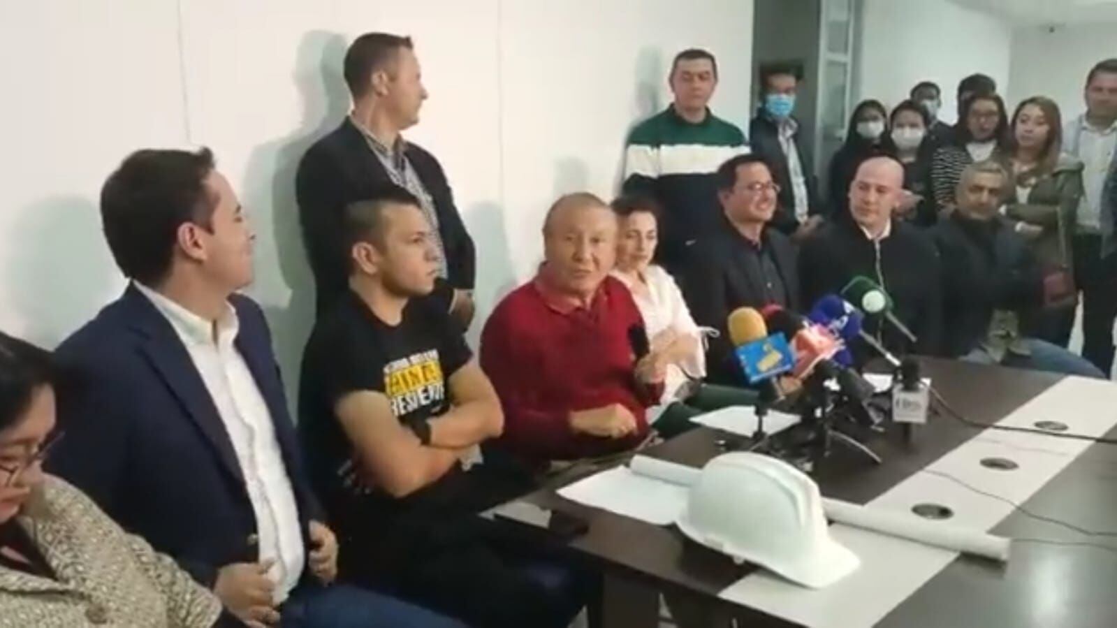 Tres fichas claves del exgobernador Carlos Amaya se unieron a la campaña de Hernández. Foto: W Radio.