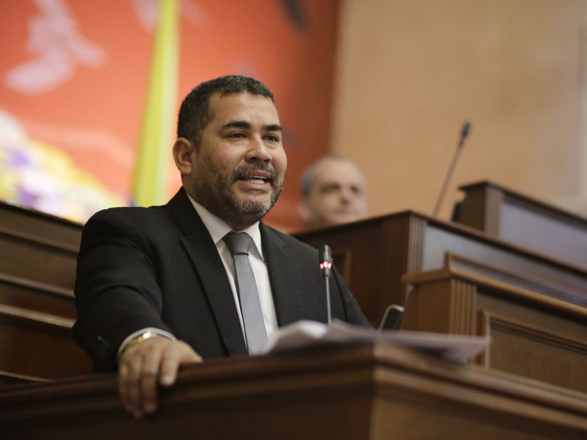 Procuraduría pide a UNP reforzar seguridad de líderes políticos tras amenazas a senador Carlos Chacón