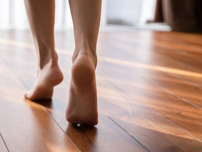 ¿Cuáles son los beneficios o consecuencias de andar descalzo?. Foto: Getty Images